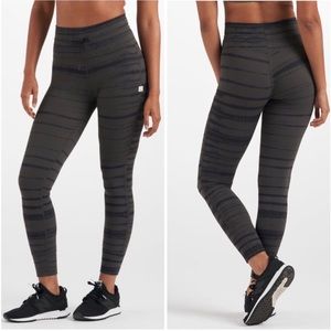Vuori Daily Legging Oregano Shibori Stripe-Sz XS